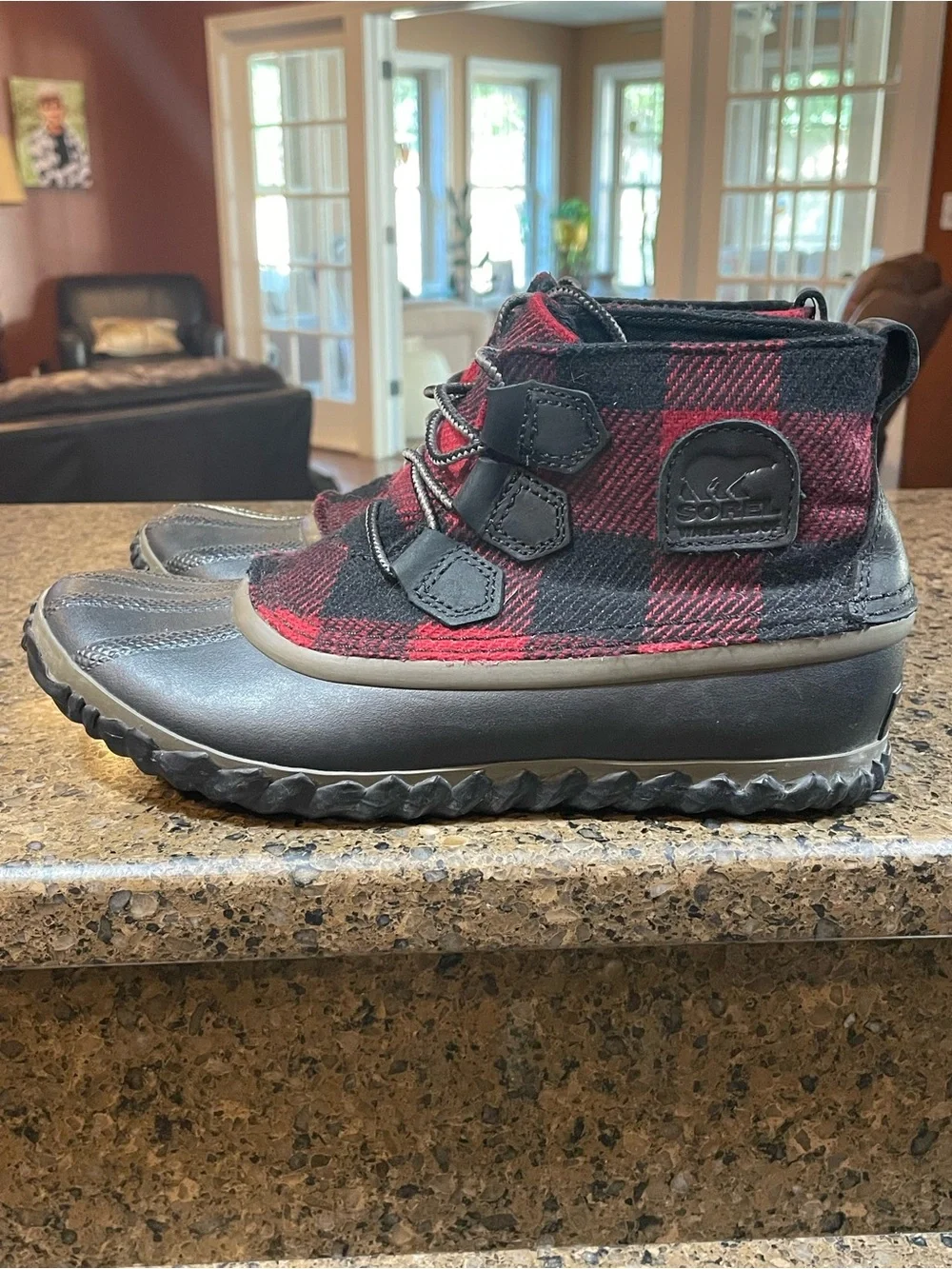 Sorel Out ‘N About 1757741 Sz 7 Red & Black Buffalo Plaid Waterproof Winter Boot